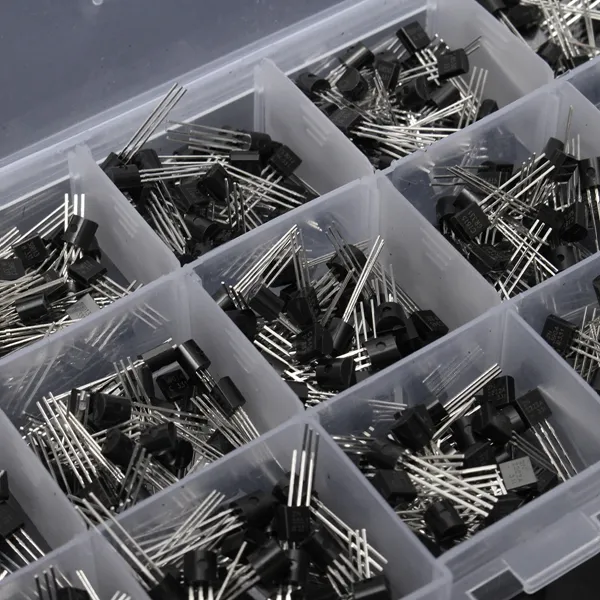 Geekcreit® 600Pcs TO-92 NPN PNP Bipolar Transistor 15 Value Assortment Kit