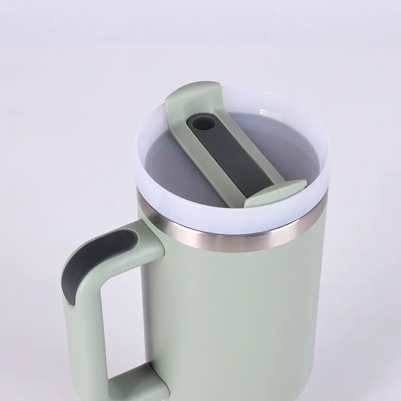 1200ml 40オンス 304ステンレススチール製断熱ウォーターボトル 車用カップ 旅行用コーヒーマグ ウォーターボトル 断熱カップ 温かい飲み物や冷たい飲み物に最適