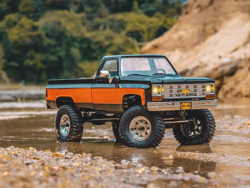 FMS FCX18 Chevrolet K10 RTR 1/18 2.4G 4WD RC Car Rock Crawler Two Speed LED Light Pickup Off Road Climbing Truck Vehicles Models Remote Control Toys