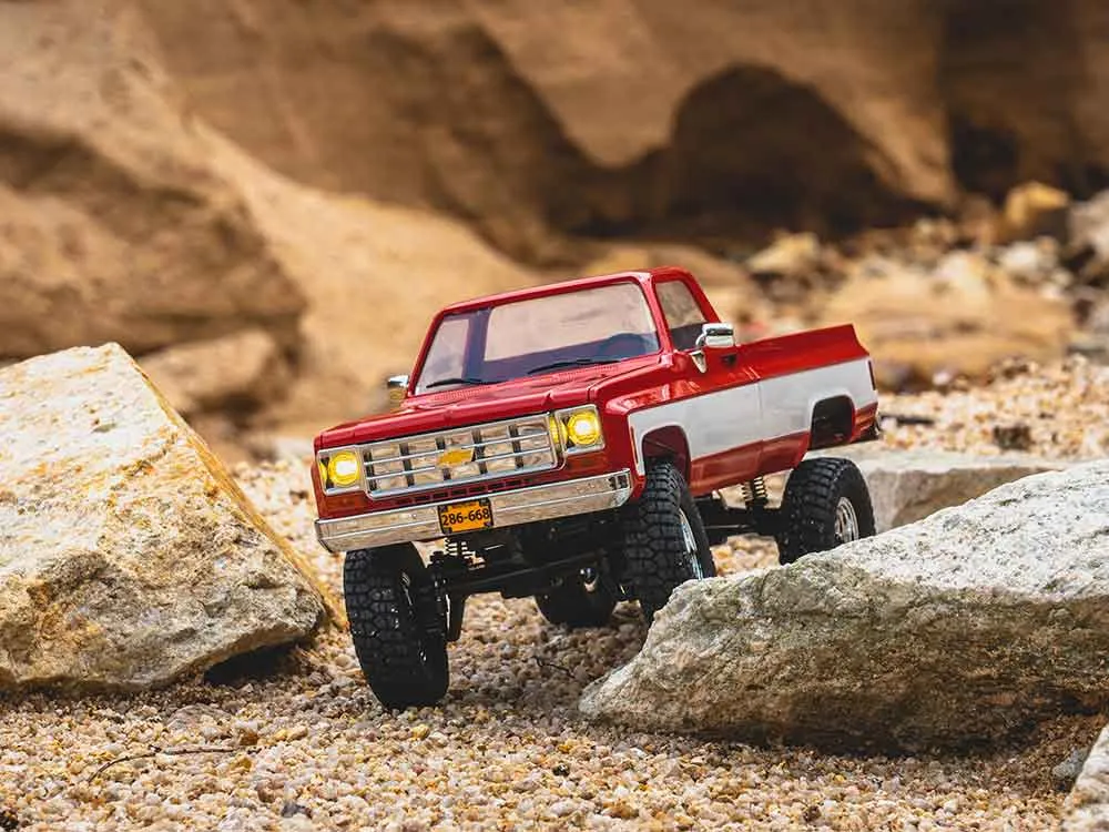 FMS FCX18 Chevrolet K10 RTR 1/18 2.4G 4WD RC Car Rock Crawler Two Speed LED Light Pickup Off Road Climbing Truck Vehicles Models Remote Control Toys