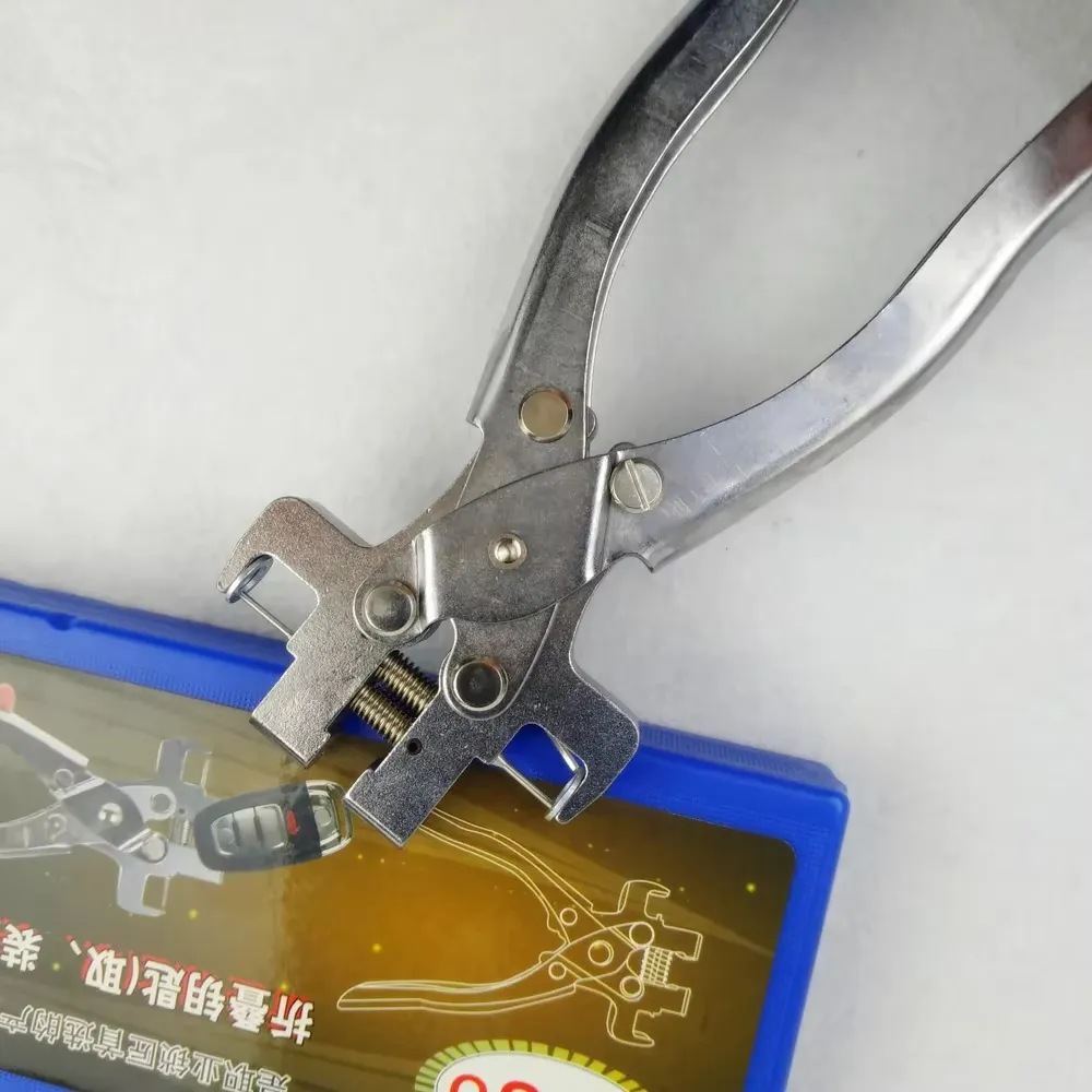 Car Key Disassembly Plier Tool Replaceable Pins 1.42mm 1.57mm Flip Key Blade Removal Lock Pin Magnetic Mechanism White Steel Key Repair
