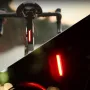 MAGICSHINE SEEMEE 30 Smart Bike Rear Light 7 modalità di illuminazione Sistema di rilevamento della luce integrato IPX6 impermeabile Ricaricabile tramite USB Distanza di illuminazione 800 m Guida sicura per MTB Bici da strada
