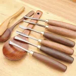 MYTEC Juego de cinceles para tallar madera de 12 piezas con mango de nogal 65Mn Hoja afilada de acero al carbono de alta calidad Herramientas profesionales para tallar madera