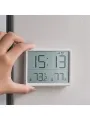 LCDデジタル目覚まし時計、温度湿度モニター付き大型ディスプレイ、多機能マグネット式デザイン、ポータブルでコンパクト、旅行、デスク、ナイトスタンドに最適