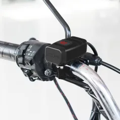 Caricabatterie per moto, adattatore SAE-USB, caricabatterie rapido doppio USB, voltmetro da 12 V con interruttore di accensione/spegnimento per telefono, GPS e tablet.