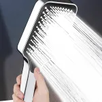 Glob de cristal colorat zburător suspendat