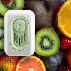Deodorante per frigorifero compatto con filtro ad alta efficienza, alimentato tramite USB per una rimozione degli odori a lunga durata e per preservare la freschezza. Disponibile nei colori verde menta, rosso ciliegia e grigio.