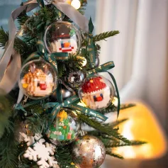 Joulun tee-se-itse mini-rakennuspalikat Joulupukin lumiukko, poro, joulukuusi lahjat koristeisiin Luova kokoamispaketti